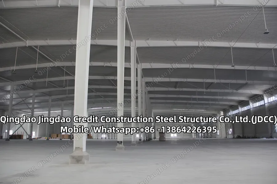 Almacén de estructura metálica